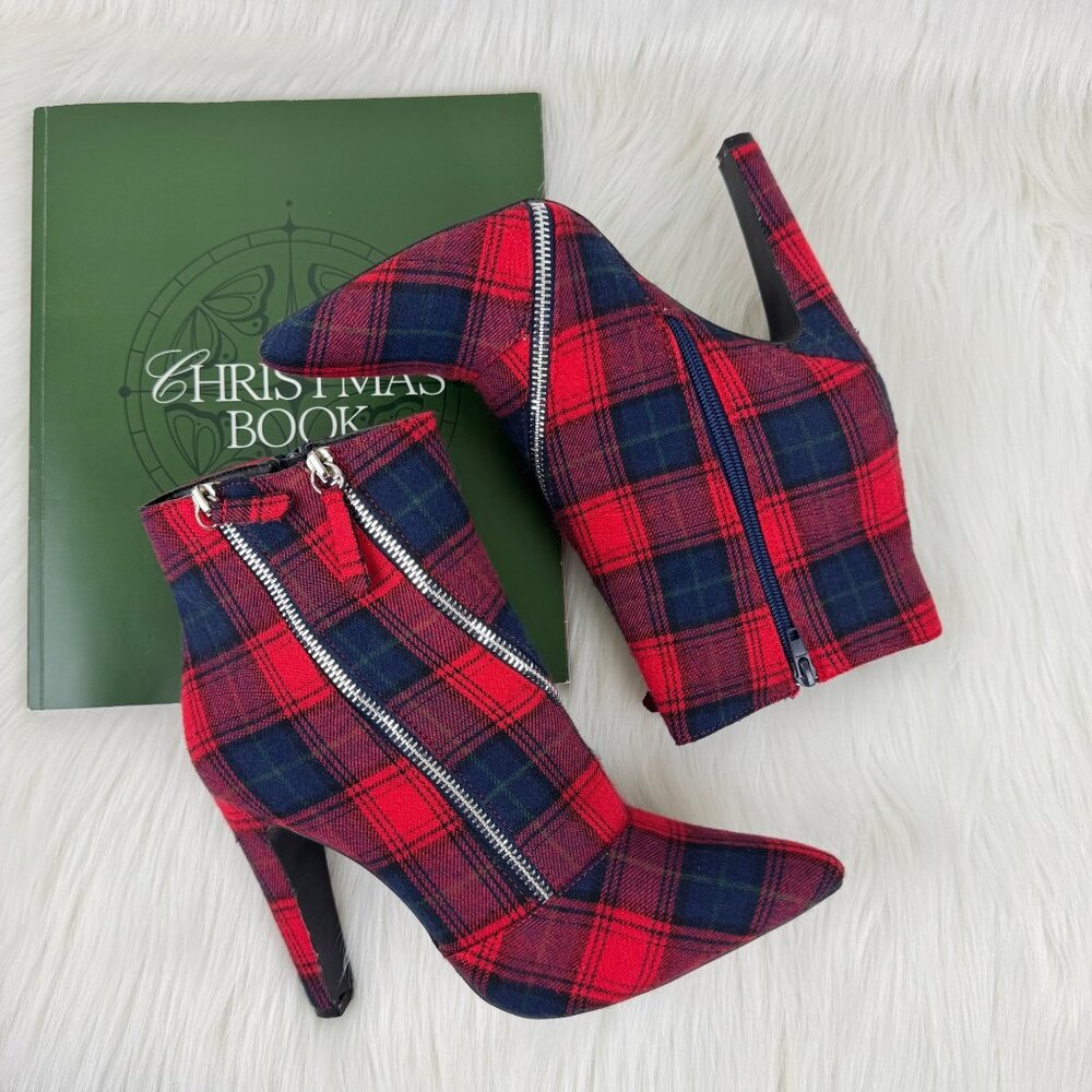 Women's Qupid Wink Plaid Zipper Accent Ankle Booties Size 9 Red